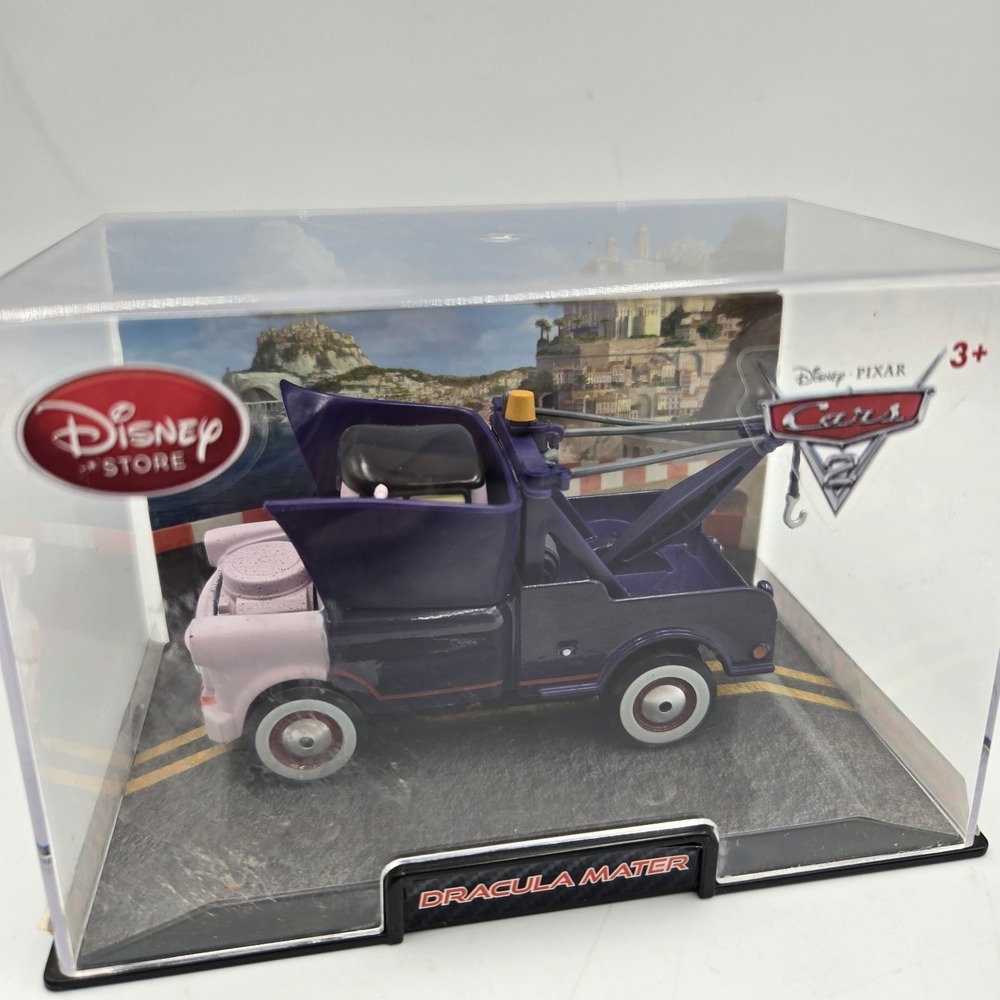 Disney Pixar Cars 2 Dracula Mater Diecast 1:43 Scale DISNEY STORE New Hard Case